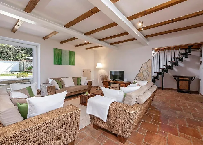 Casa *