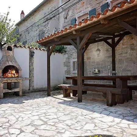 Casa بيت للعطل Stifanići